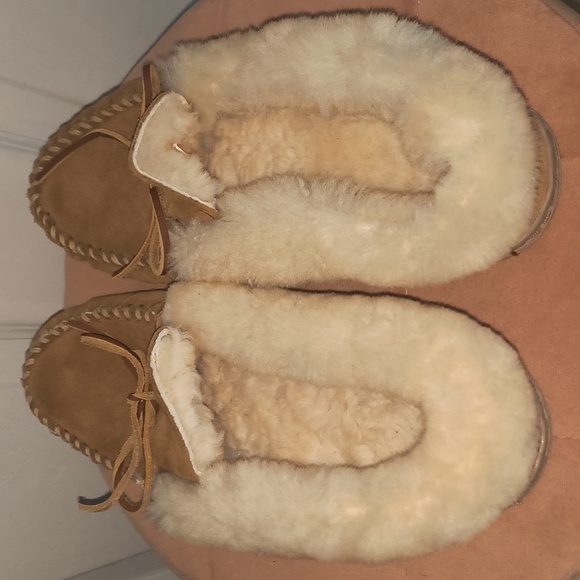 Minnetonka Alpine Sheepskin Slippers Size 9.5 NWOB - Picture 6 of 9